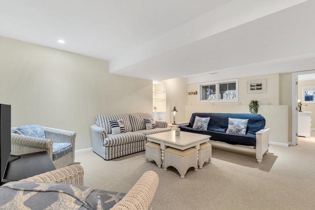 Mashpee, Massachusetts 02649, United States, 2 Bedrooms Bedrooms, ,4 BathroomsBathrooms,Residential,Active,95635