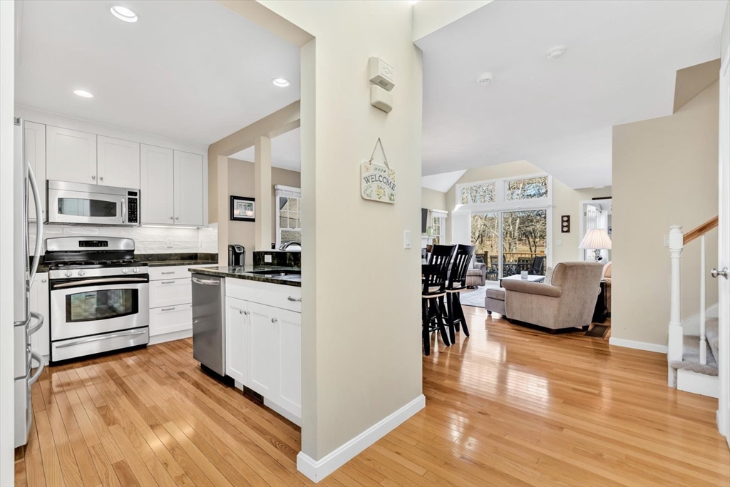 Mashpee, Massachusetts 02649, United States, 2 Bedrooms Bedrooms, ,4 BathroomsBathrooms,Residential,Active,95635