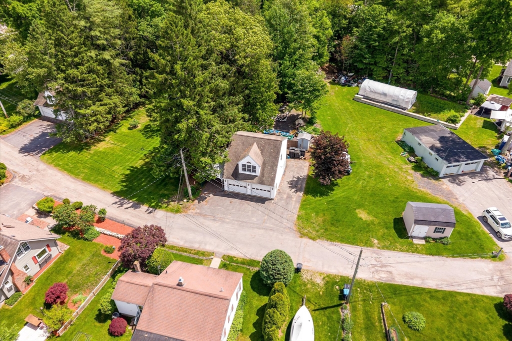 51 Lakeshore Dr