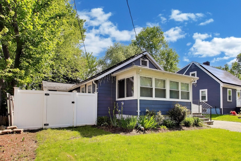 22 Douglas Rd