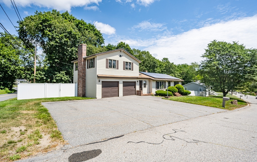 47 Oriole Dr