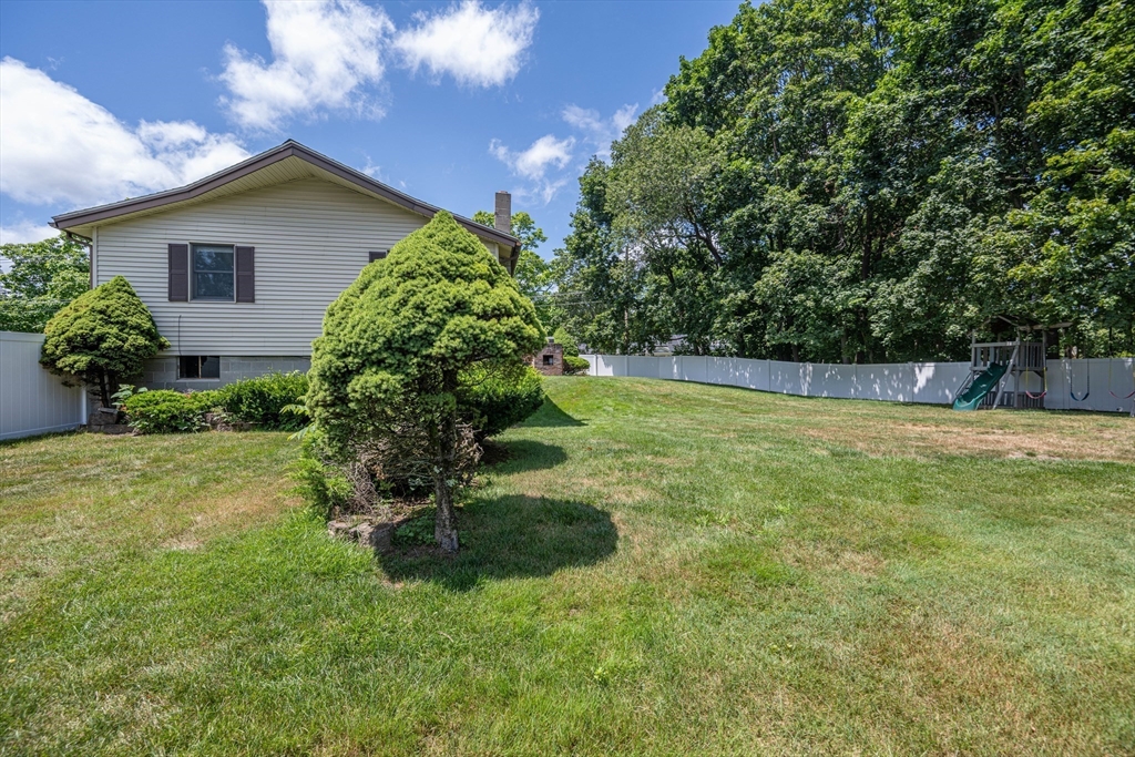 47 Oriole Dr