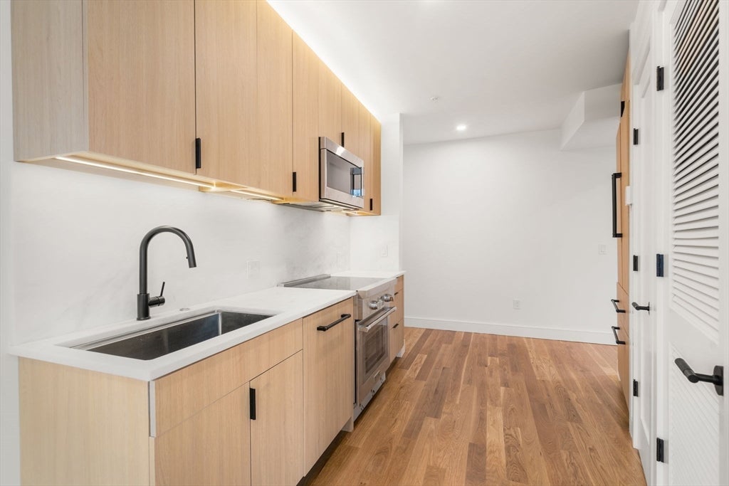 58 Kent ST #U304, Brookline, MA, 58 Kent ST #U304, Brookline, MA Photo #3