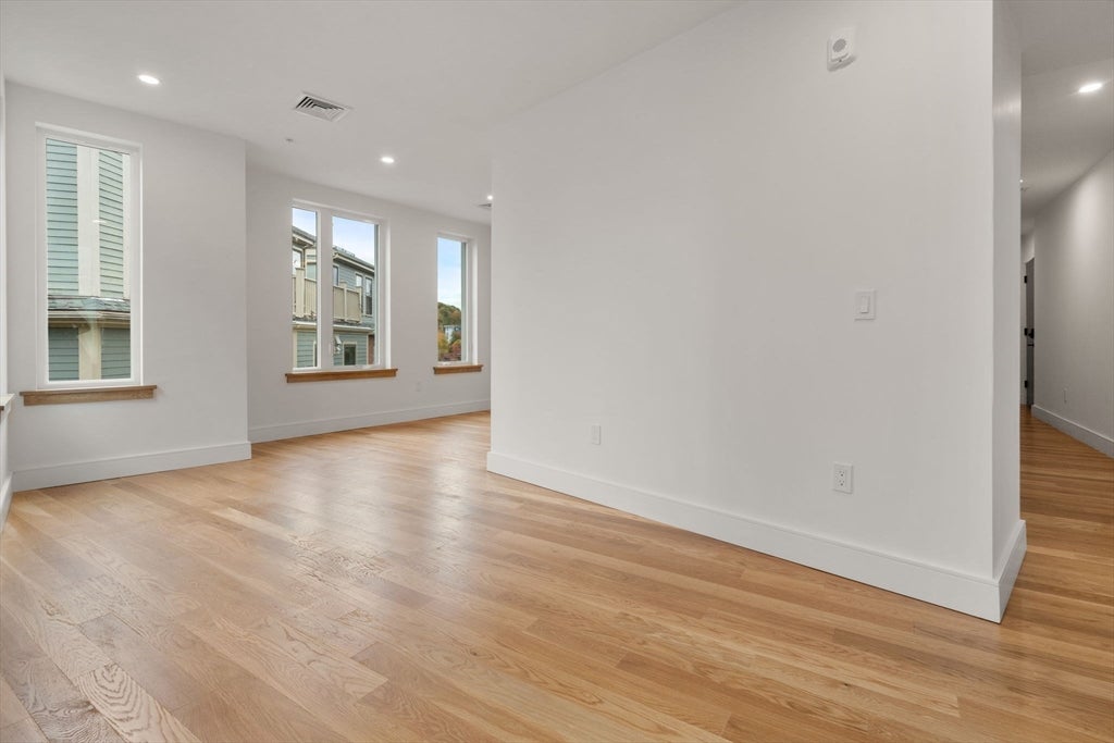 58 Kent ST #U304, Brookline, MA, 58 Kent ST #U304, Brookline, MA Photo #10