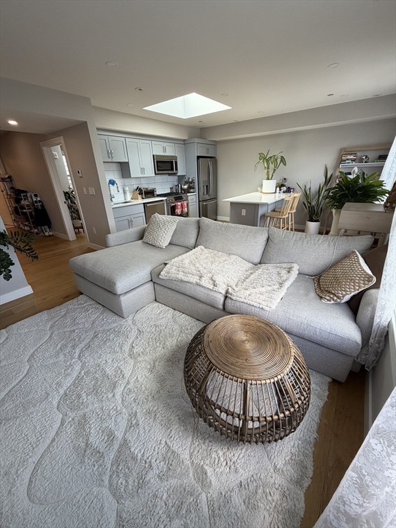 10 Everett St 406