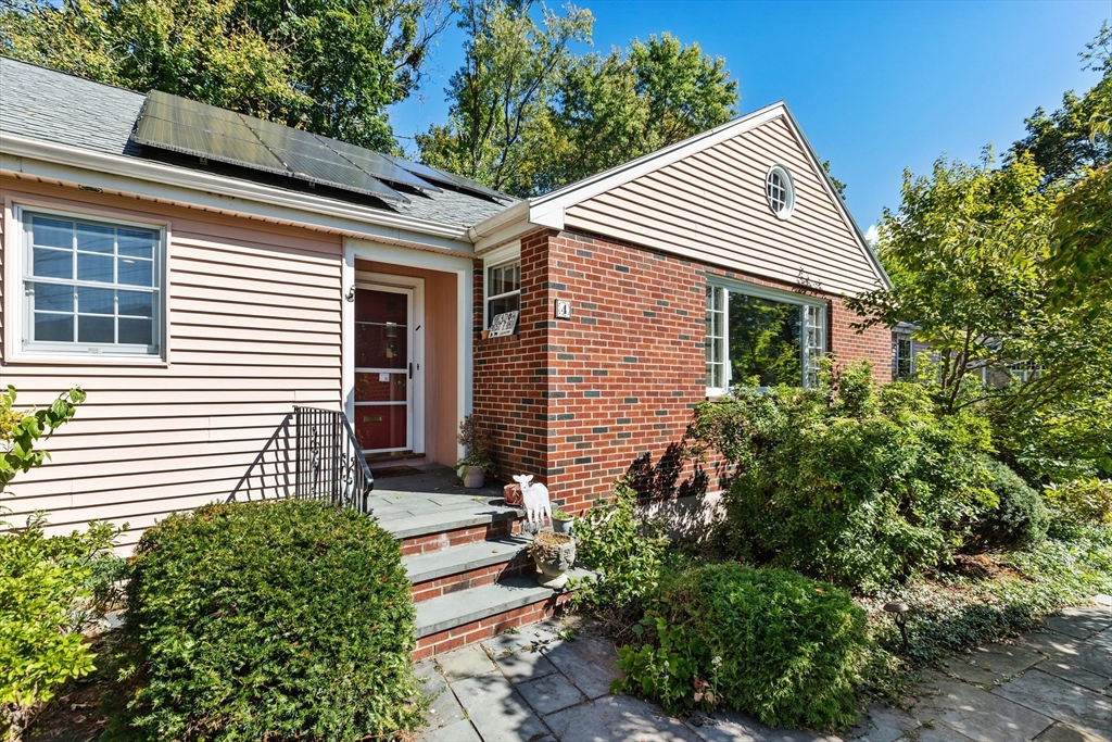 4 Stony Brook Rd