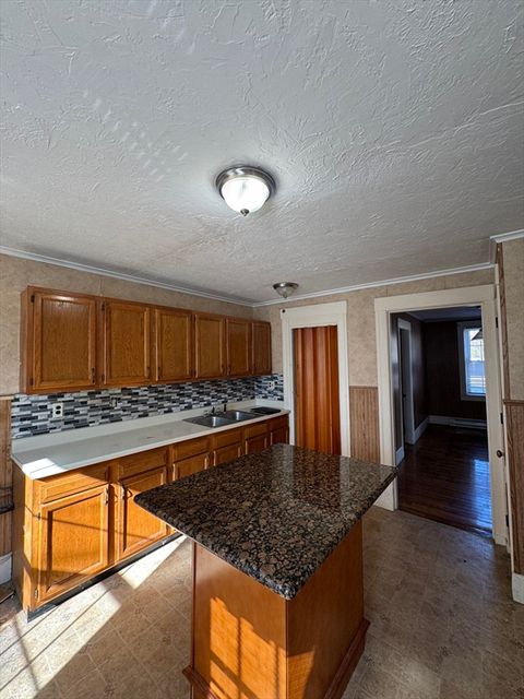 Photo of 253 Main St #2L, Leicester, MA 01611 (MLS # 73486001)