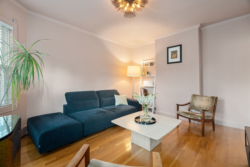 443 E 7th 3