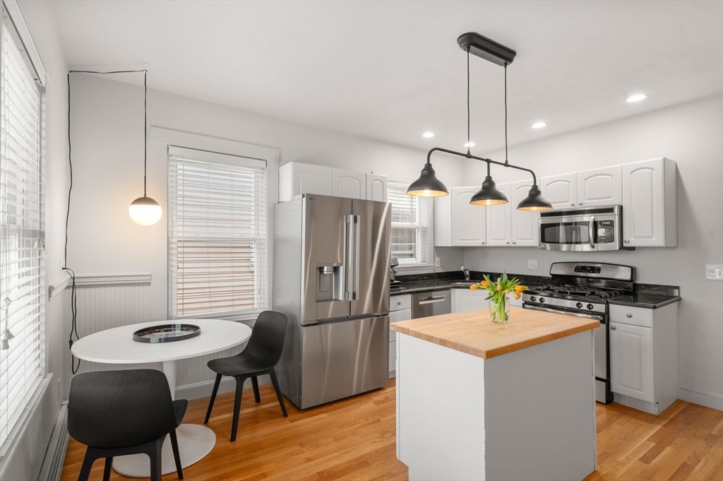 443 E 7th 3