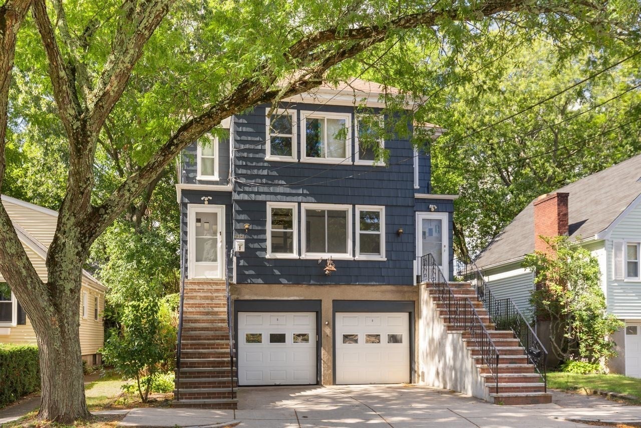 2501 Centre St