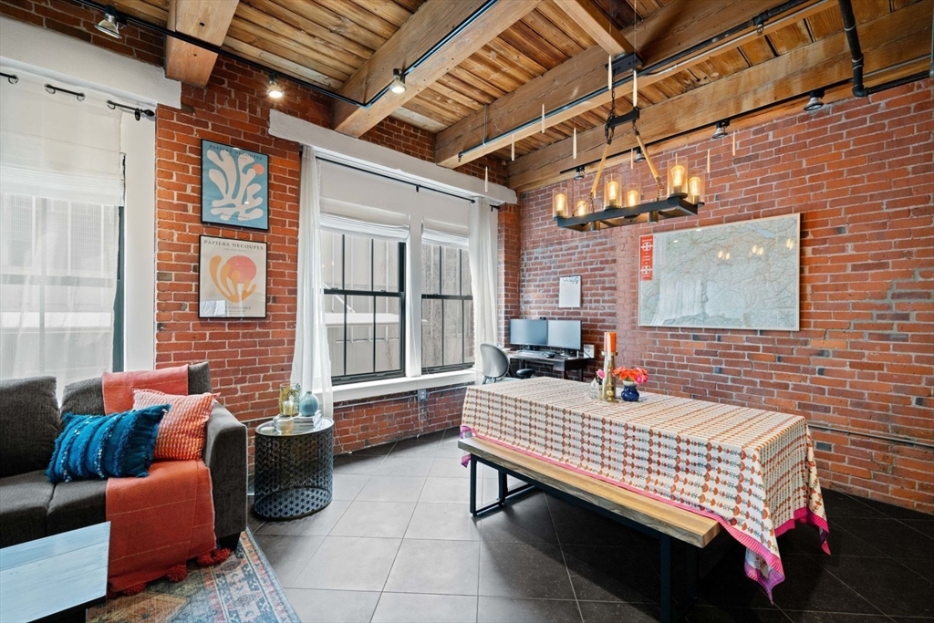 9 W Broadway 214