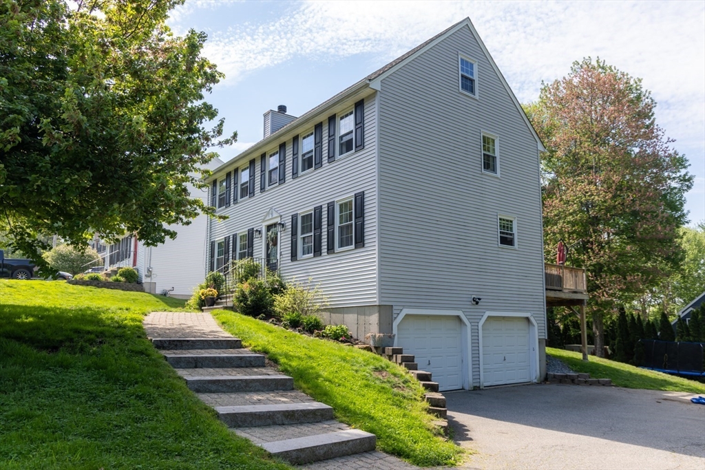 40 Idora Ave