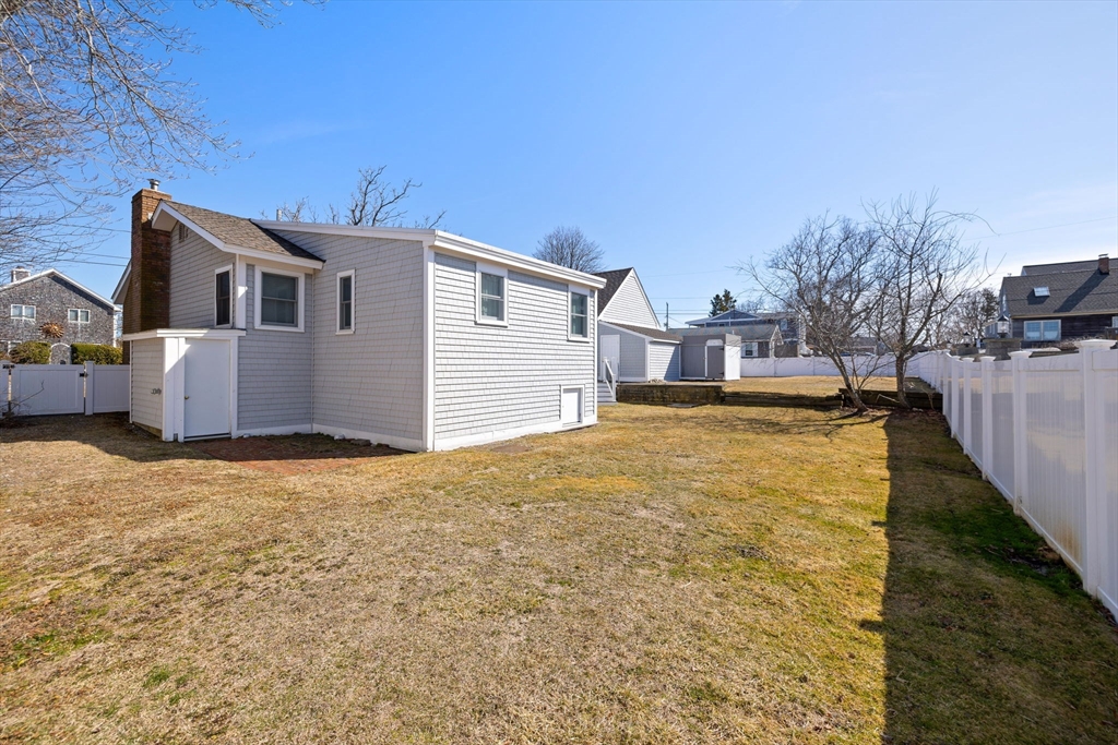 10 Chadwell Ave