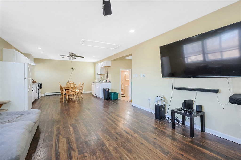 Marlborough, Massachusetts 01752, United States, 4 Bedrooms Bedrooms, ,5 BathroomsBathrooms,Residential,Active,86272