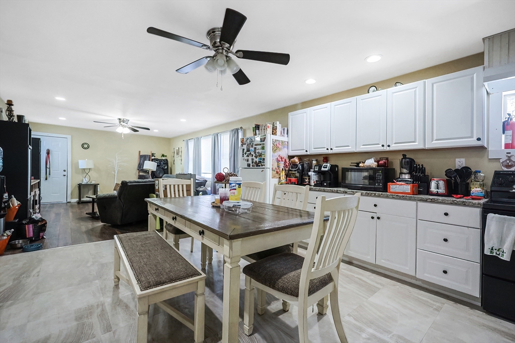 Marlborough, Massachusetts 01752, United States, 4 Bedrooms Bedrooms, ,5 BathroomsBathrooms,Residential,Active,86272