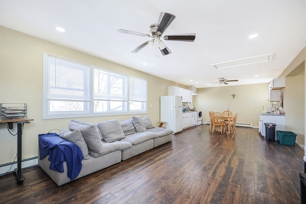 Marlborough, Massachusetts 01752, United States, 4 Bedrooms Bedrooms, ,5 BathroomsBathrooms,Residential,Active,86272