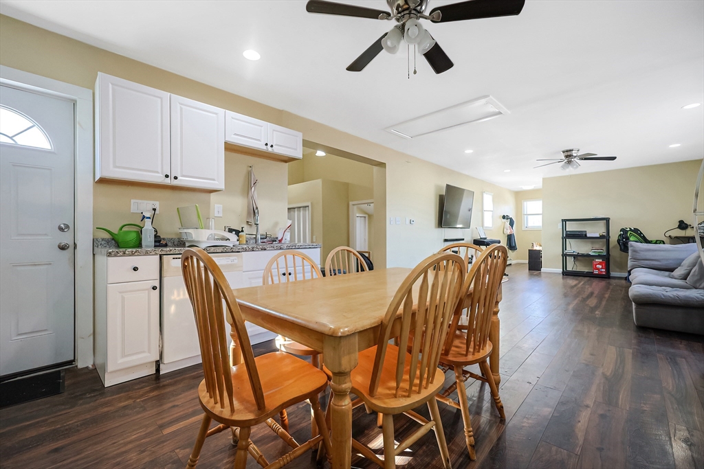 Marlborough, Massachusetts 01752, United States, 4 Bedrooms Bedrooms, ,5 BathroomsBathrooms,Residential,Active,86272