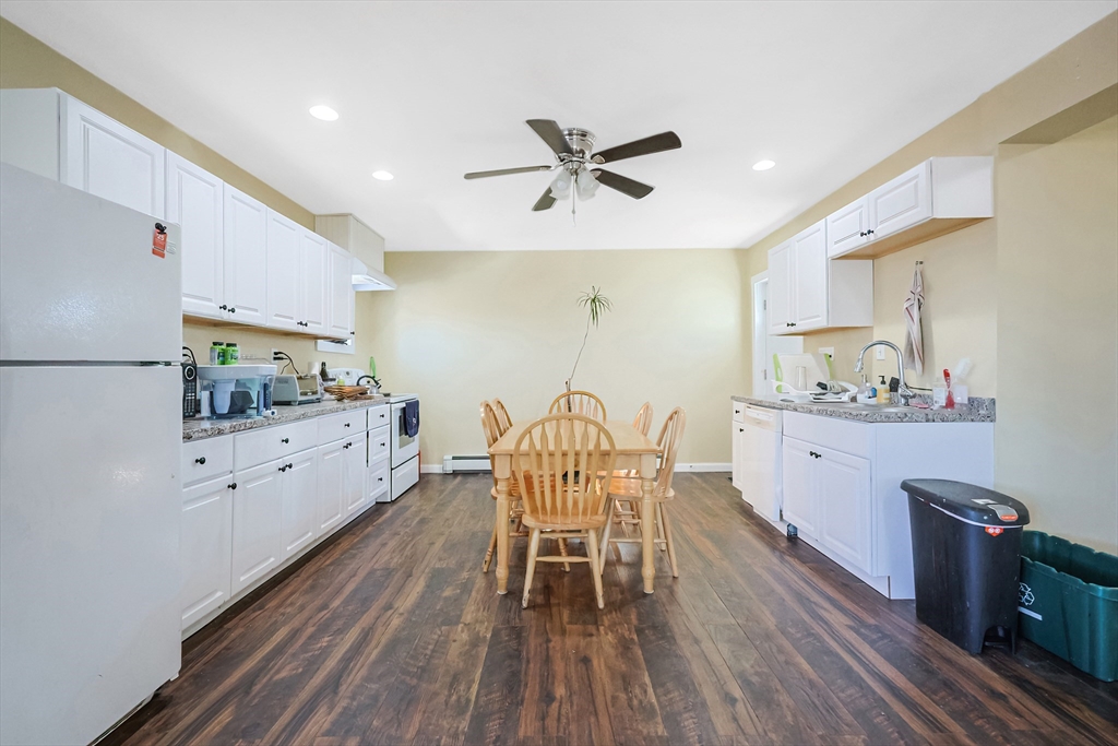 Marlborough, Massachusetts 01752, United States, 4 Bedrooms Bedrooms, ,5 BathroomsBathrooms,Residential,Active,86272