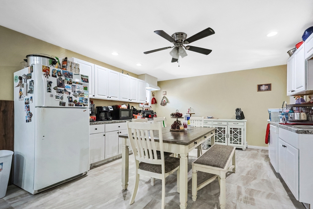 Marlborough, Massachusetts 01752, United States, 4 Bedrooms Bedrooms, ,5 BathroomsBathrooms,Residential,Active,86272