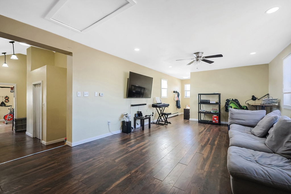 Marlborough, Massachusetts 01752, United States, 4 Bedrooms Bedrooms, ,5 BathroomsBathrooms,Residential,Active,86272