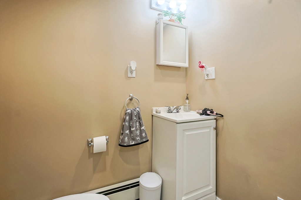 Marlborough, Massachusetts 01752, United States, 4 Bedrooms Bedrooms, ,5 BathroomsBathrooms,Residential,Active,86272