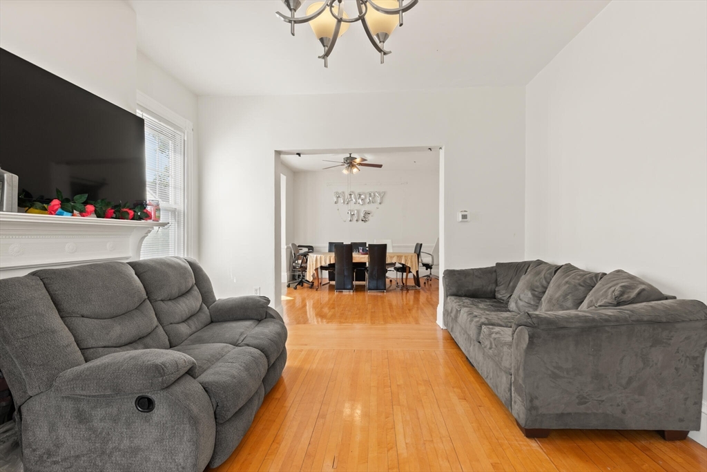 23 Gordon St