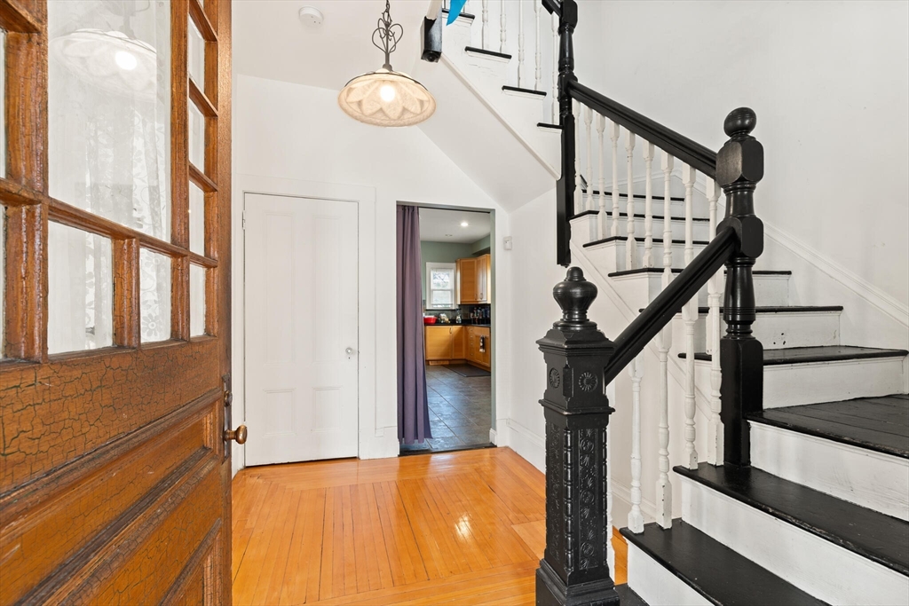 23 Gordon St