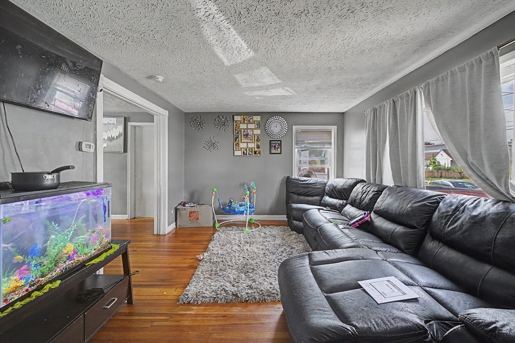23 Jenness St