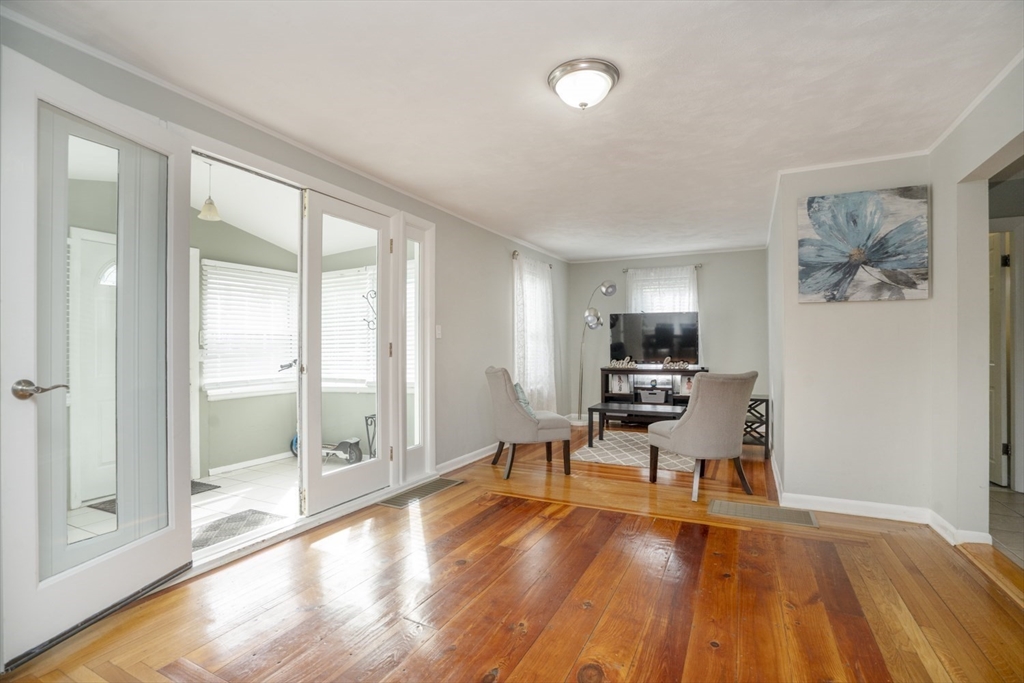 3 Winnegance Ave