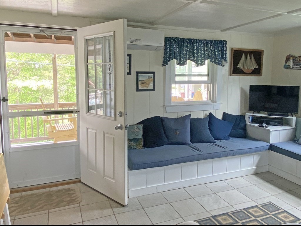 11 Channel St Summer