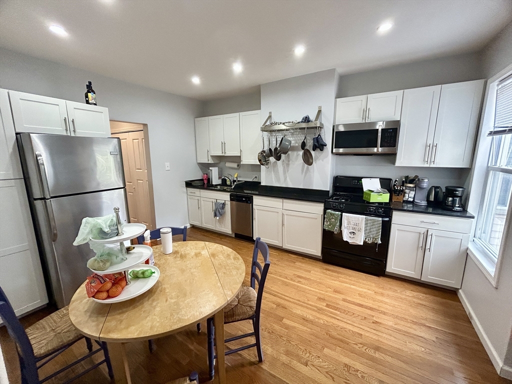 150 L St #2, Boston, MA Photo #2