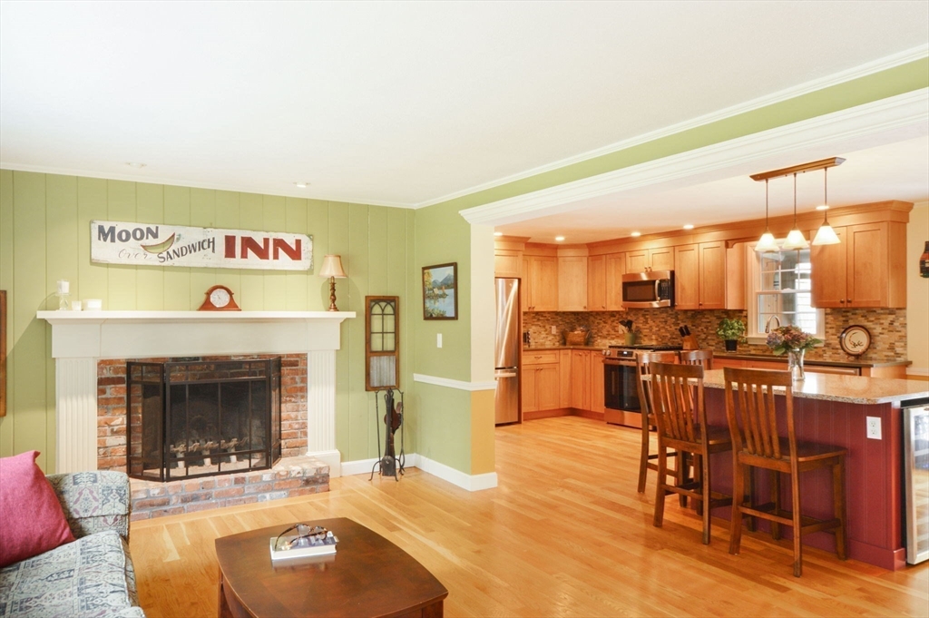 1 Surrey Ln