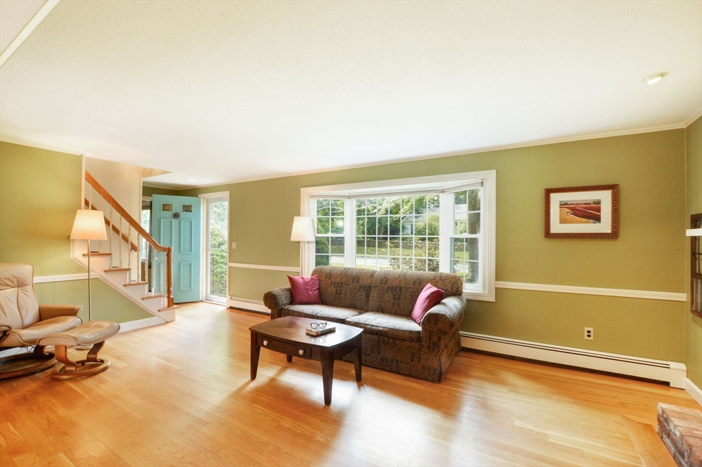 1 Surrey Ln