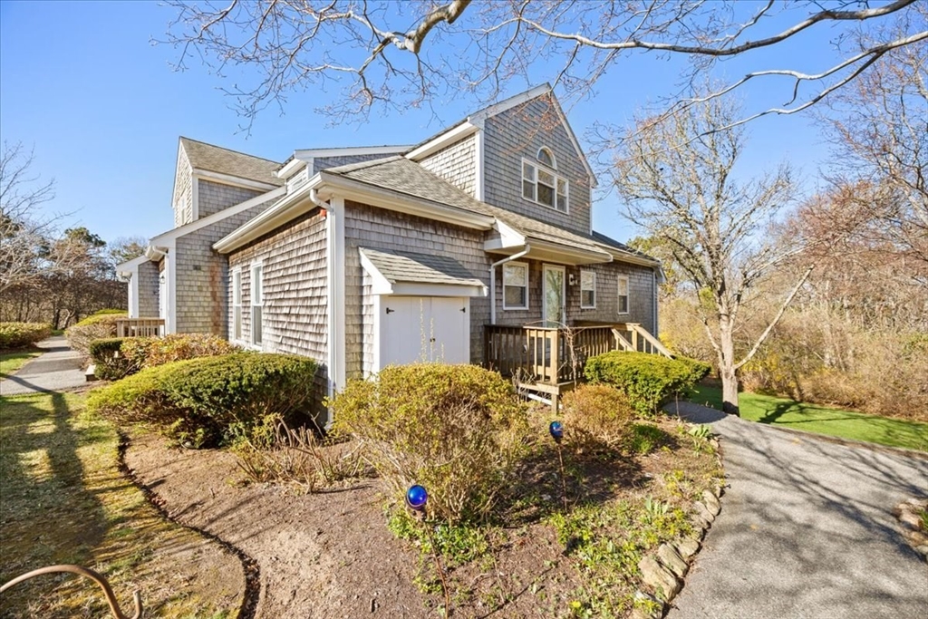 30 Harbor Hill Dr 30