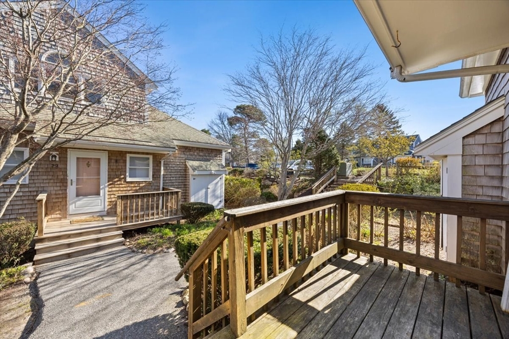 30 Harbor Hill Dr 30