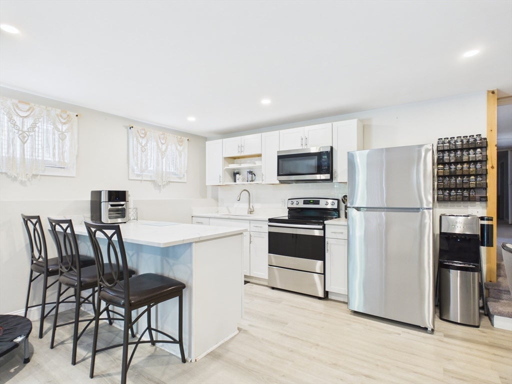 36 Bellevue Ave, North Smithfield, RI Photo #32