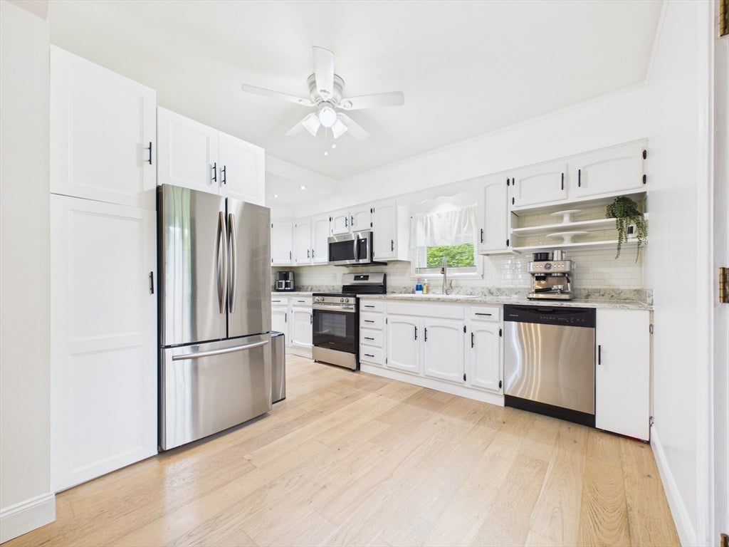 36 Bellevue Ave, North Smithfield, RI Photo #15