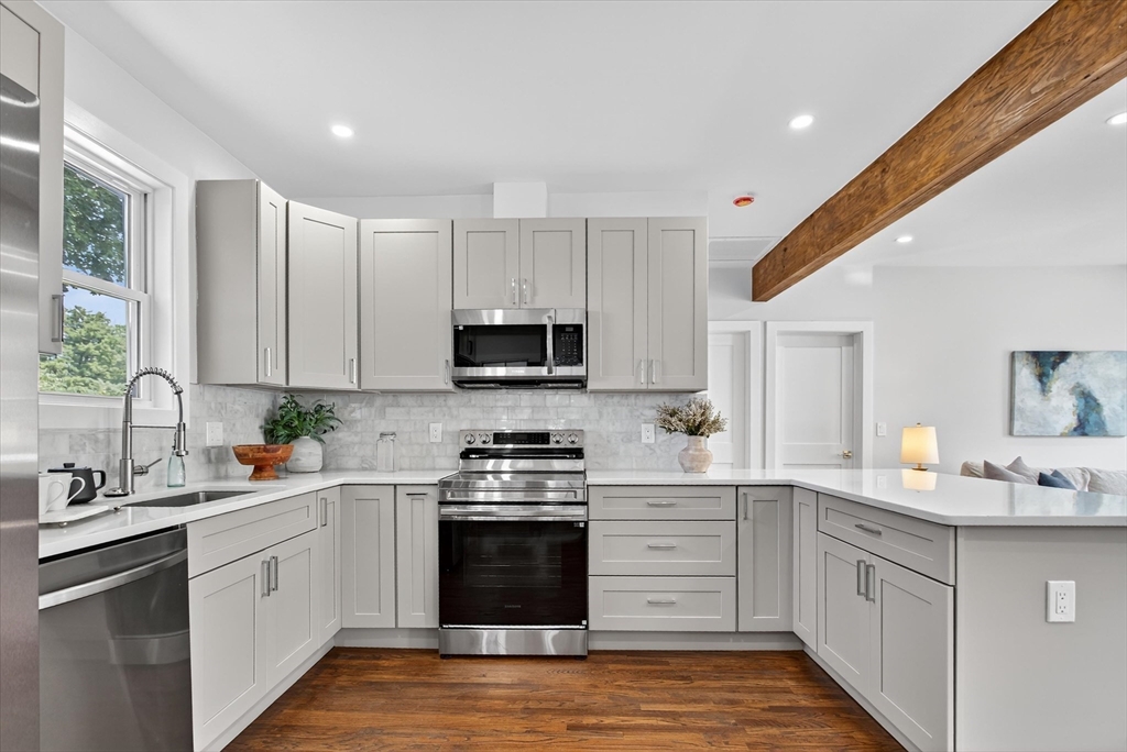 16 Woodland Rd