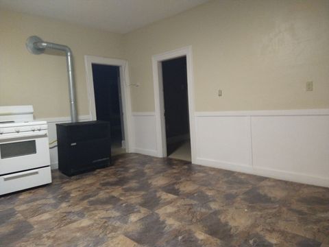 6 Brandon 2 Dudley MA 01571