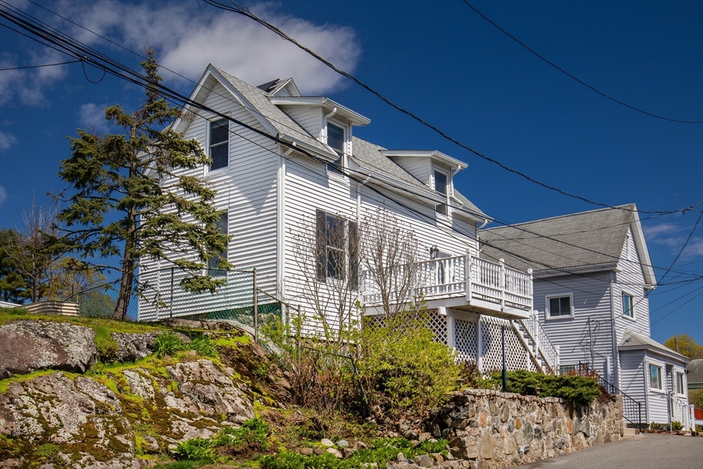 60 Roy St