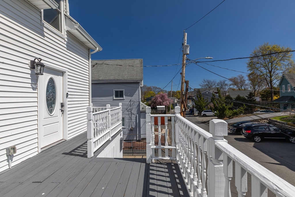 60 Roy St