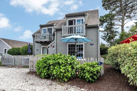 Condominium in Mashpee MA 5 Hydrangea Ln.jpg