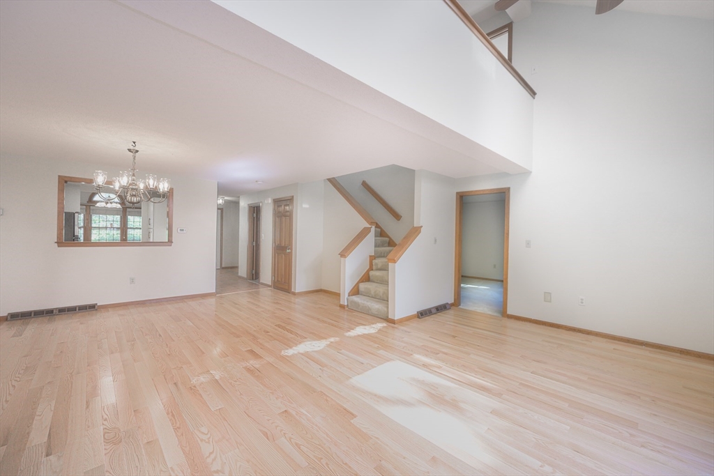 19 Spruce Pond Rd 19