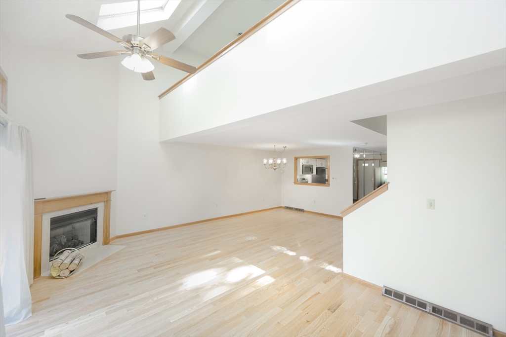 19 Spruce Pond Rd 19
