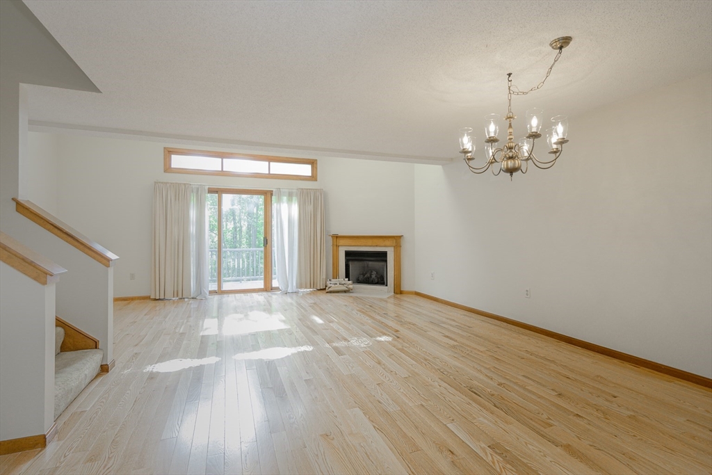 19 Spruce Pond Rd 19