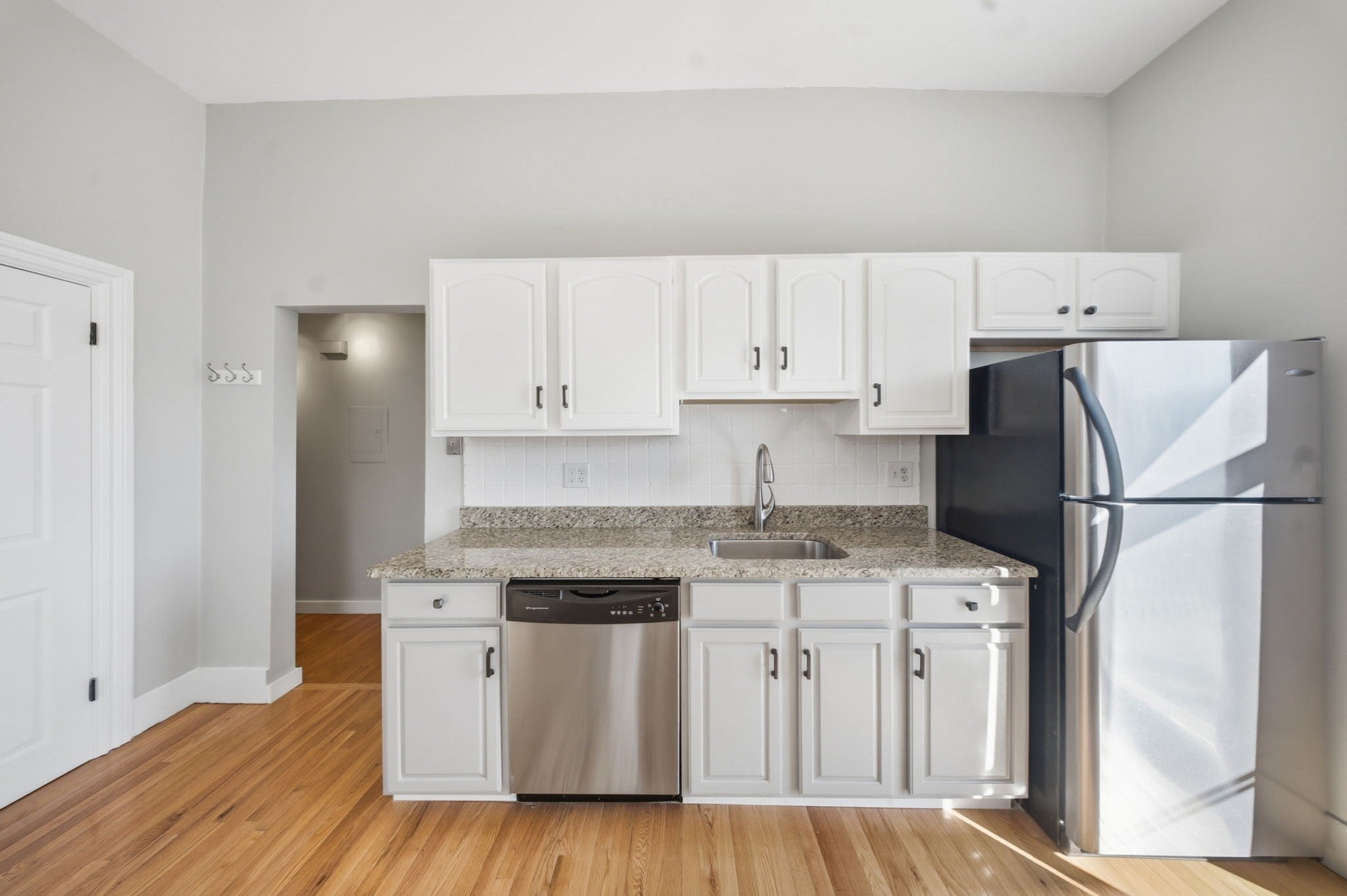 26 Lincoln St 6