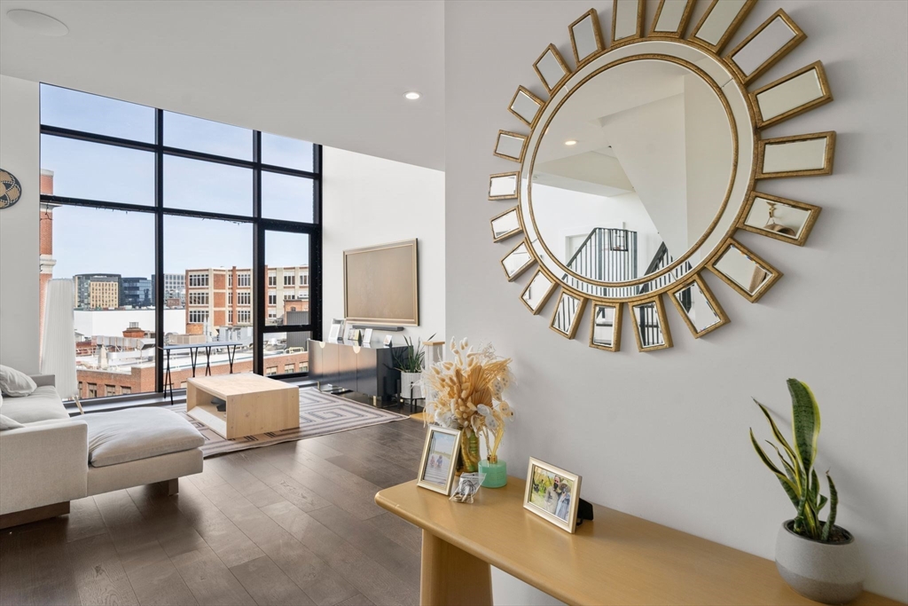 14 W Broadway 903