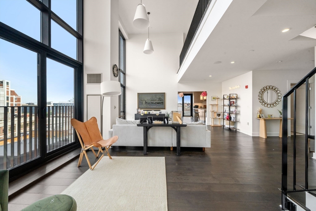 14 W Broadway 903