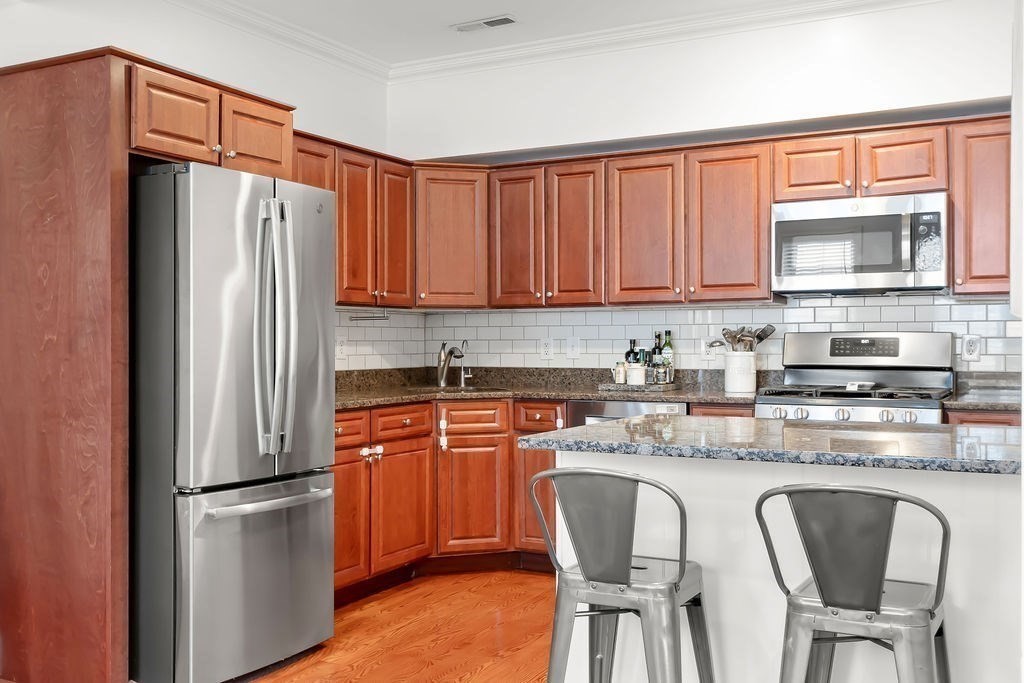 200 W 6th St 2