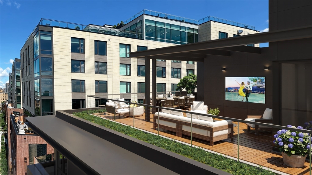595 Albany Street 203